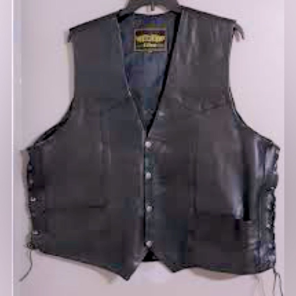 Vtg Hudson,USA,Black Leather Vest,Lace-Up Side,Button Front Detail,Size 46(XL)